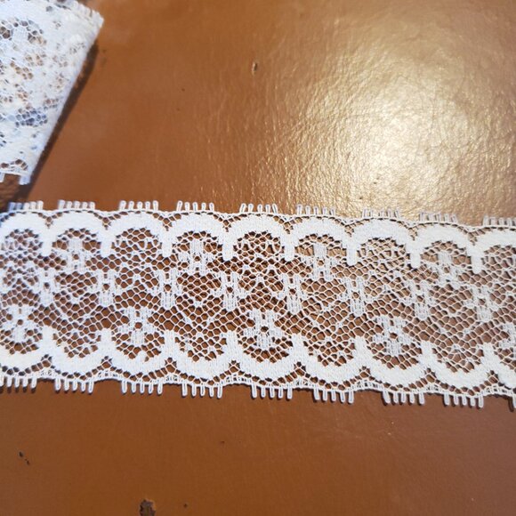 Ivory Leaver lace 1.25 inch x 12 yards - Picture 5 of 6